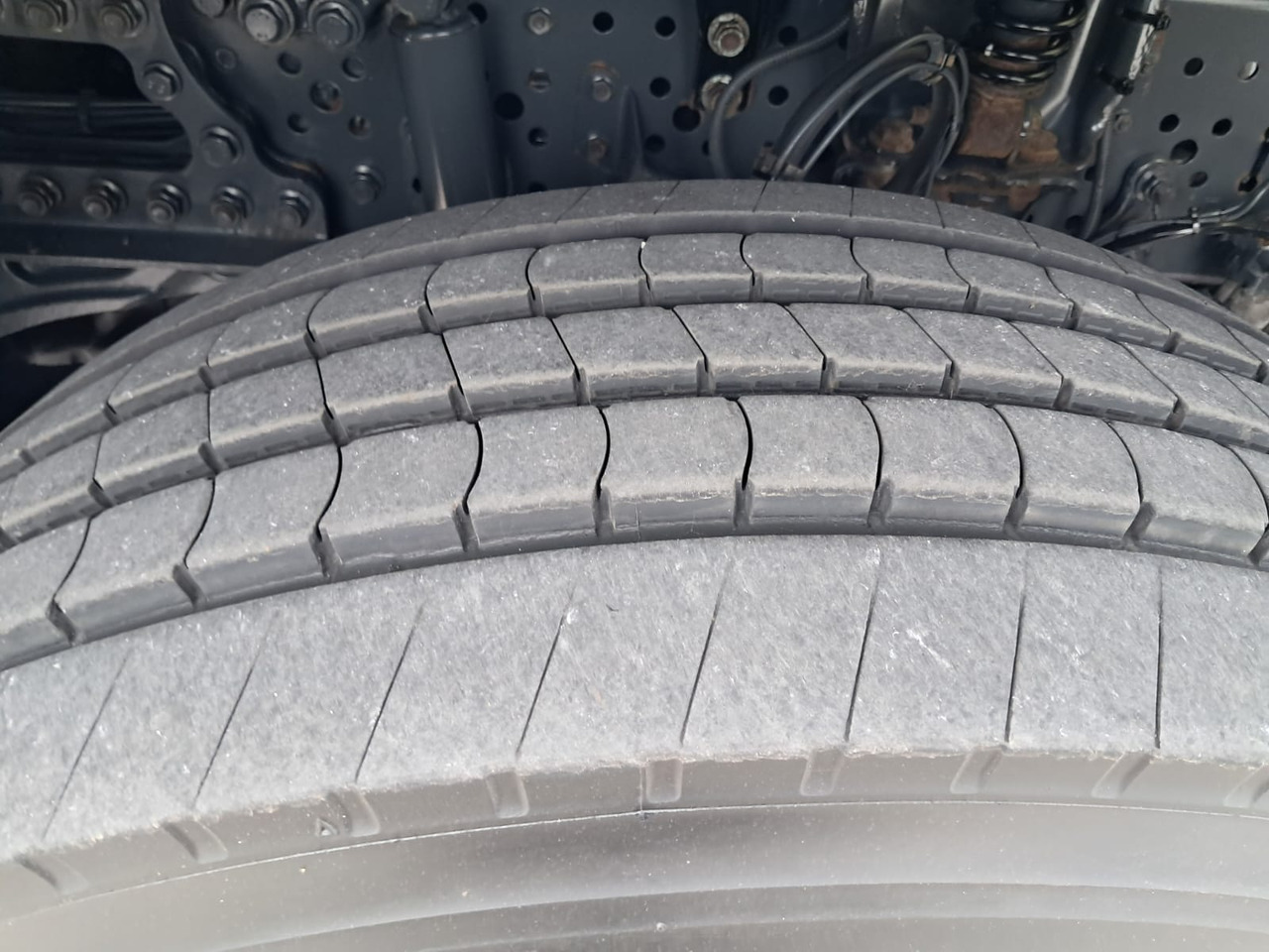 مبردة شاحنة MERCEDES-BENZ Antos 1833 Kühlkoffer LBW | Standheizung | Euro 6: صور 41 مبردة شاحنة MERCEDES-BENZ Antos 1833 Kühlkoffer LBW | Standheizung | Euro 6: صور 41