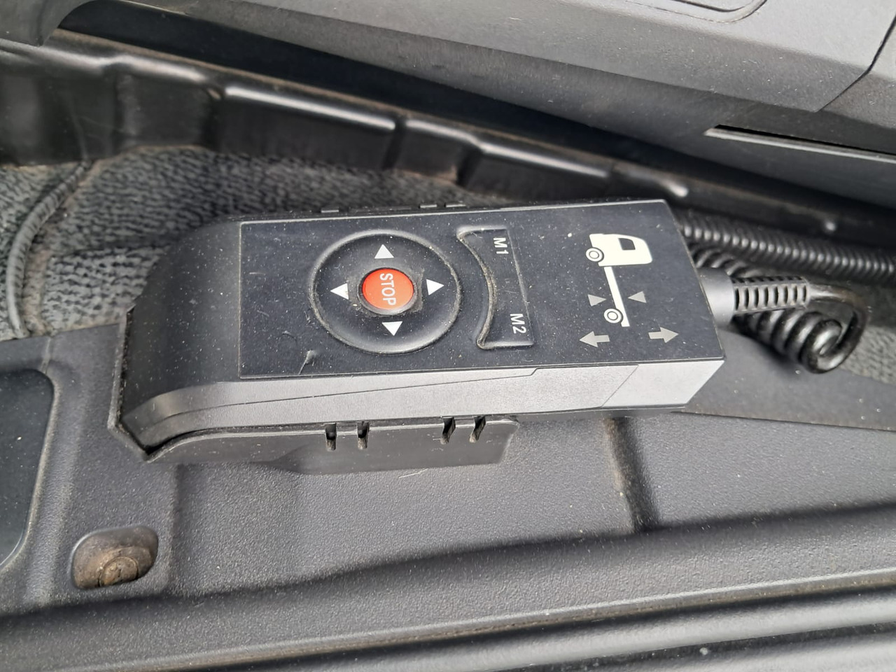 مبردة شاحنة MERCEDES-BENZ Antos 1833 Kühlkoffer LBW | Standheizung | Euro 6: صور 24 مبردة شاحنة MERCEDES-BENZ Antos 1833 Kühlkoffer LBW | Standheizung | Euro 6: صور 24