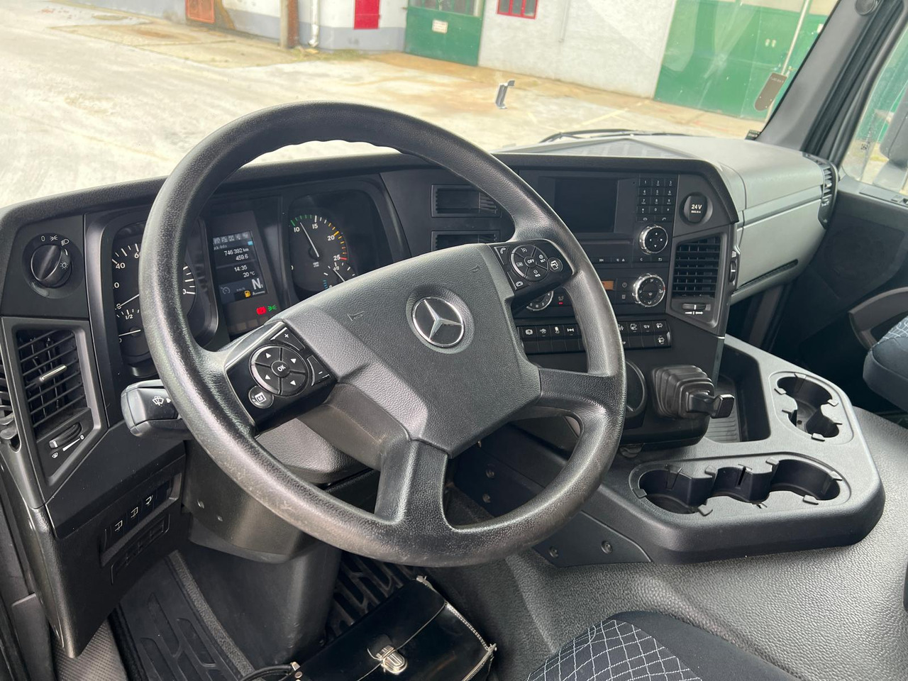 مبردة شاحنة MERCEDES-BENZ Antos 1833 Kühlkoffer LBW | Standheizung | Euro 6: صور 20 مبردة شاحنة MERCEDES-BENZ Antos 1833 Kühlkoffer LBW | Standheizung | Euro 6: صور 20
