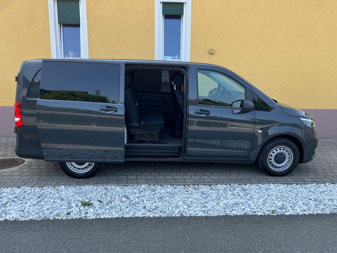 Mercedes-Benz Vito 114 lang | Klima | Schiebetür | Tempomat - الشاحنات الصغيرة كابينة مزدوجة: صور 4 Mercedes-Benz Vito 114 lang | Klima | Schiebetür | Tempomat - الشاحنات الصغيرة كابينة مزدوجة: صور 4