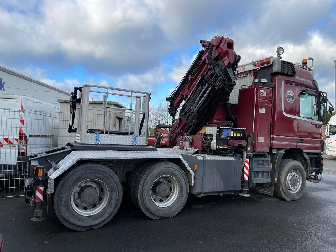 Mercedes-Benz ACTROS 3348 Kran HMF3720K4 Fly-Jip Fun k Klima - شاحنة كرين: صور 1 Mercedes-Benz ACTROS 3348 Kran HMF3720K4 Fly-Jip Fun k Klima - شاحنة كرين: صور 1