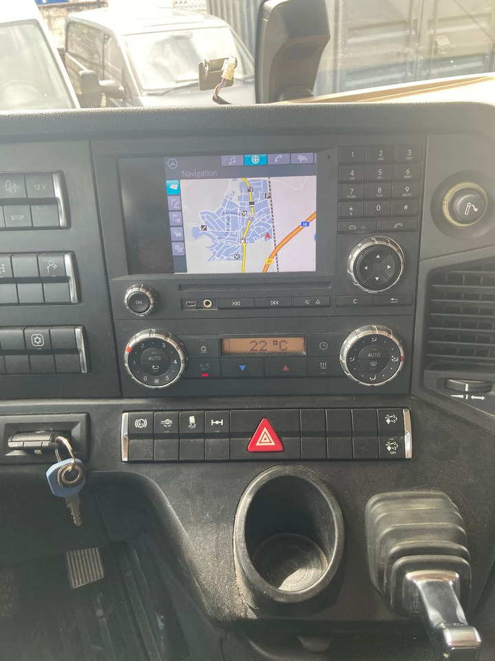 Mercedes-Benz Actros 1851 TÜV NEU TOP ZUSTAND - شاحنة جرار: صور 5 Mercedes-Benz Actros 1851 TÜV NEU TOP ZUSTAND - شاحنة جرار: صور 5