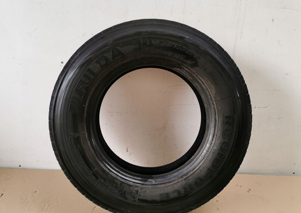 215/75R17.5 FULDA PENDNA 38/19 ŁADNA - الإطارات: صور 1 215/75R17.5 FULDA PENDNA 38/19 ŁADNA - الإطارات: صور 1