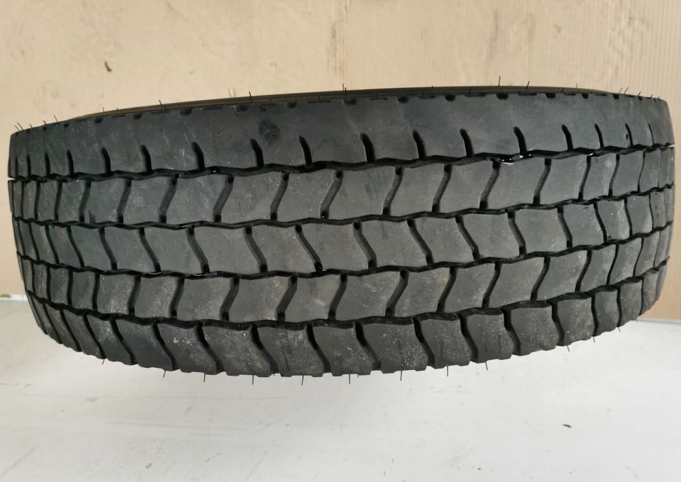 215/75R17.5 FULDA PENDNA 38/19 ŁADNA - الإطارات: صور 2 215/75R17.5 FULDA PENDNA 38/19 ŁADNA - الإطارات: صور 2