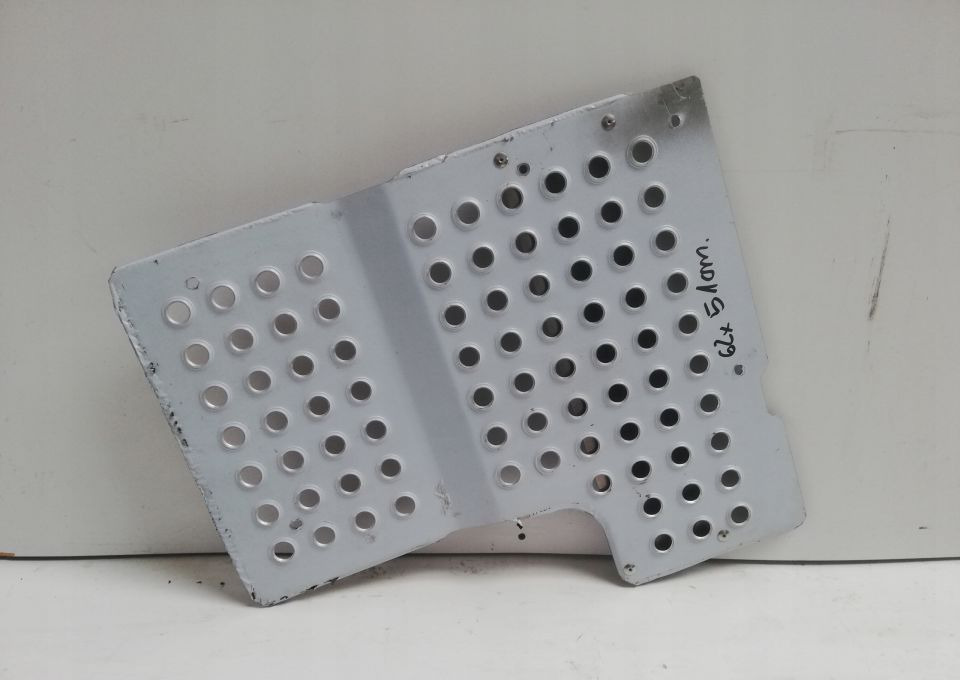 BLACHA PODEST OSŁONA VOLVO FH 21481559 - كاتم الصوت/ نظام العادم - شاحنة: صور 1 BLACHA PODEST OSŁONA VOLVO FH 21481559 - كاتم الصوت/ نظام العادم - شاحنة: صور 1