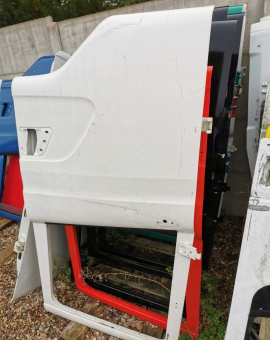 DRZWI SCANIA R XPI LEWE - باب و قطع الغيار - شاحنة: صور 1 DRZWI SCANIA R XPI LEWE - باب و قطع الغيار - شاحنة: صور 1