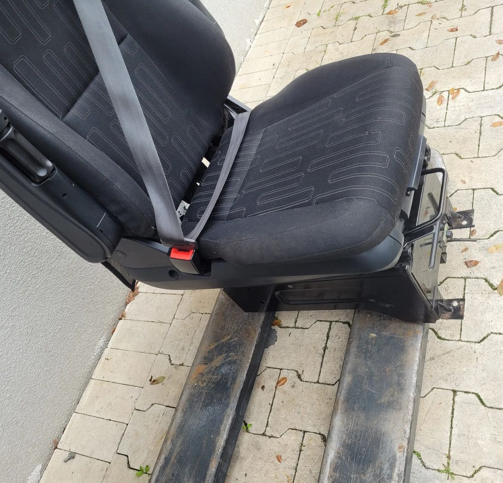 FOTEL KIEROWCY MERCEDES ACTROS MP4 - مقاعد السيارات - شاحنة: صور 3 FOTEL KIEROWCY MERCEDES ACTROS MP4 - مقاعد السيارات - شاحنة: صور 3