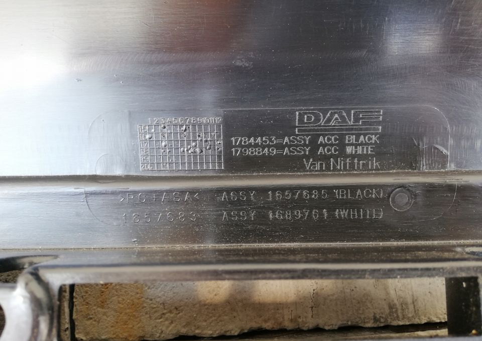 GRILL ATRAPA DAF CF NOWY ORYGINAŁ 1784453 - جلوپنجره - شاحنة: صور 5 GRILL ATRAPA DAF CF NOWY ORYGINAŁ 1784453 - جلوپنجره - شاحنة: صور 5