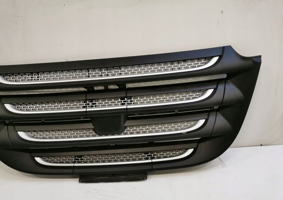 GRILL ATRAPA DAF XF 106 lift ORYGINAŁ 2048272 - جلوپنجره - شاحنة: صور 3 GRILL ATRAPA DAF XF 106 lift ORYGINAŁ 2048272 - جلوپنجره - شاحنة: صور 3