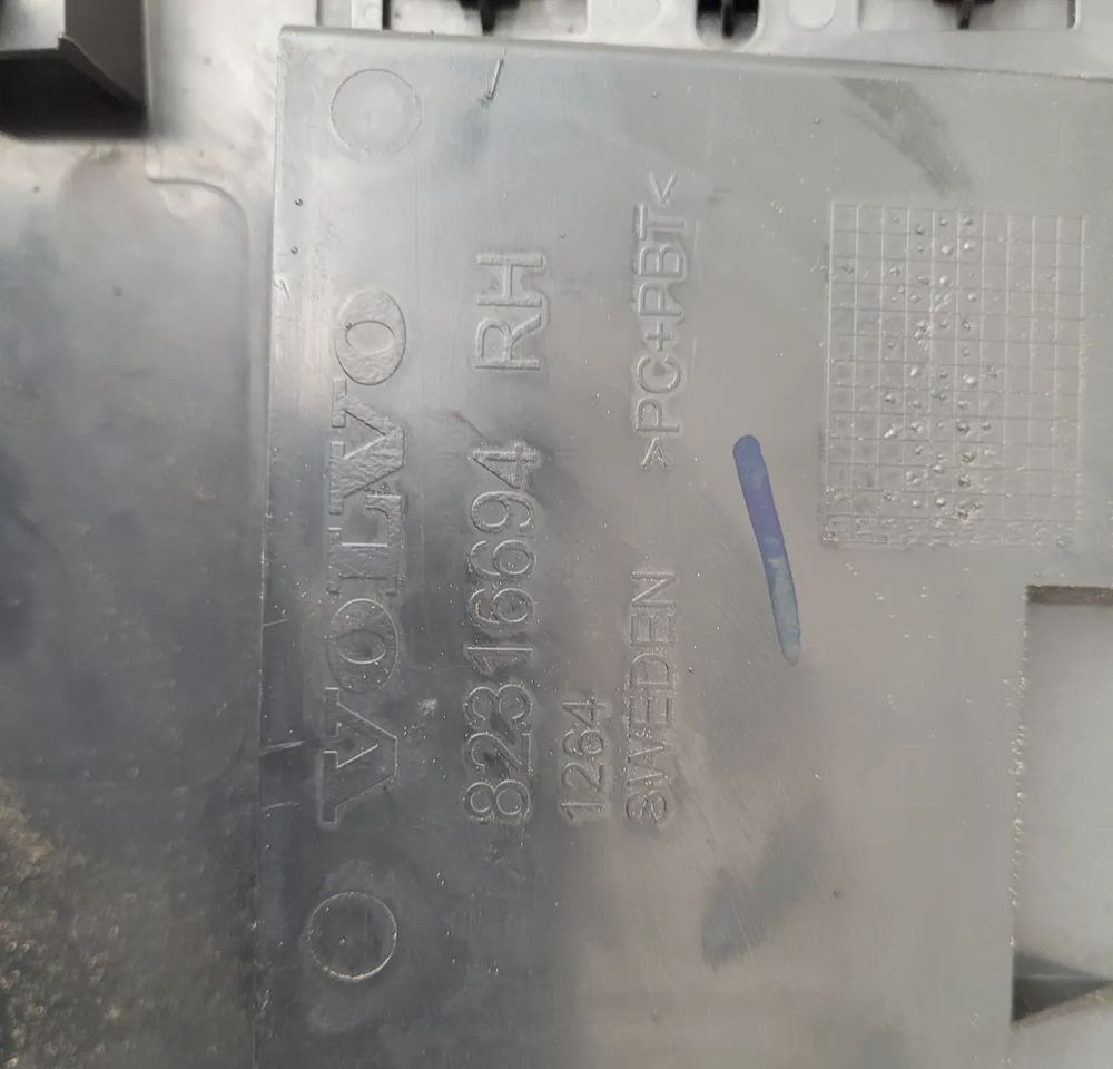 GRILL ATRAPA VOLVO FH4 ORYGINAŁ OM 82316693 - جلوپنجره - شاحنة: صور 3 GRILL ATRAPA VOLVO FH4 ORYGINAŁ OM 82316693 - جلوپنجره - شاحنة: صور 3