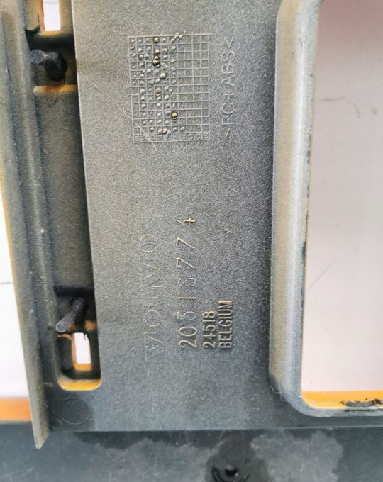 GRILL ATRAPA VOLVO Fh12 ORYGINAŁ - جلوپنجره - شاحنة: صور 4 GRILL ATRAPA VOLVO Fh12 ORYGINAŁ - جلوپنجره - شاحنة: صور 4