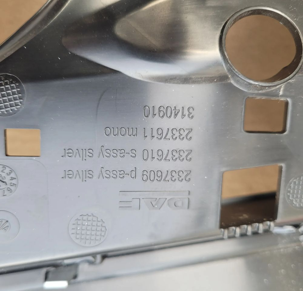 GRILL DAF XG XF NOWY MODEL ORYGINAŁ NOWY 2337609 - جلوپنجره - شاحنة: صور 5 GRILL DAF XG XF NOWY MODEL ORYGINAŁ NOWY 2337609 - جلوپنجره - شاحنة: صور 5