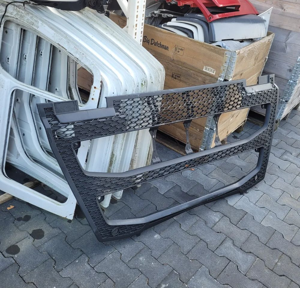 GRILL VOLVO FH4 ORYGINAŁ - جلوپنجره - شاحنة: صور 1 GRILL VOLVO FH4 ORYGINAŁ - جلوپنجره - شاحنة: صور 1
