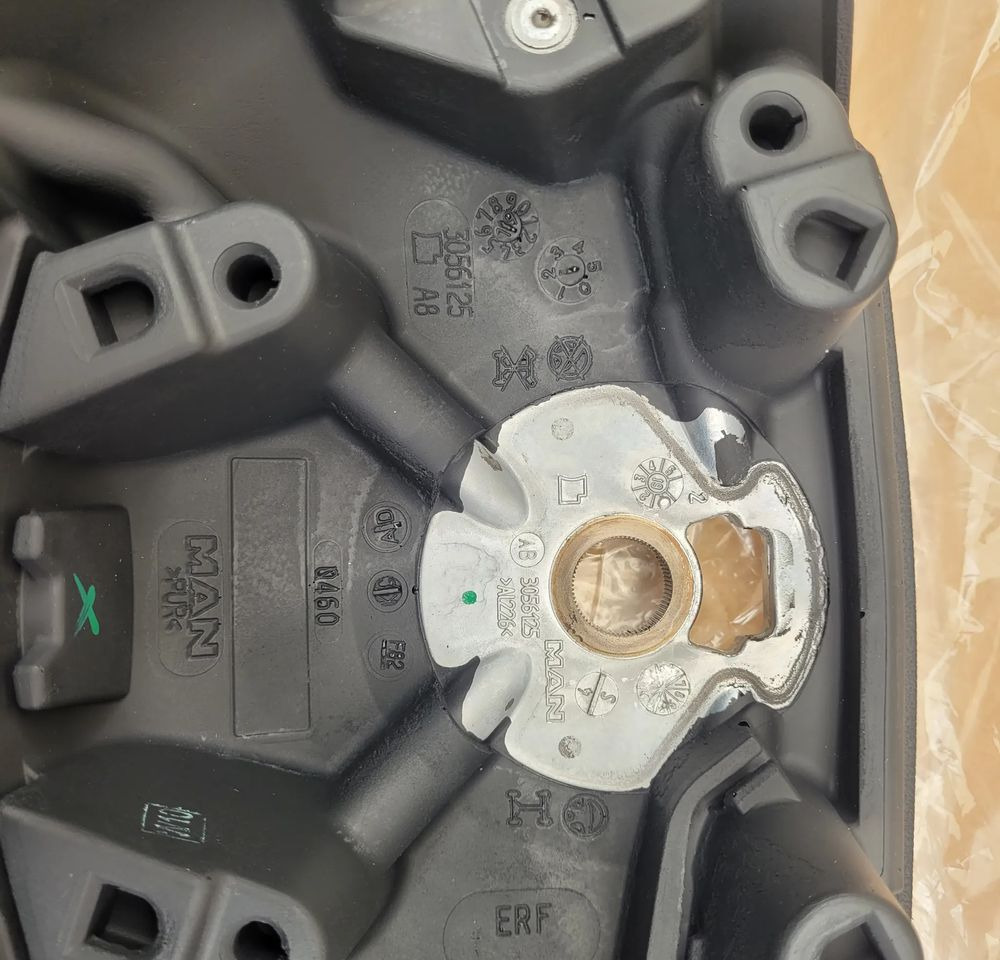 KIEROWNICA MAN TGX TGS TGM NOWY ORYGINAŁ 81.46430-0082 CHWALIM116 - عجلة القيادة - شاحنة: صور 4 KIEROWNICA MAN TGX TGS TGM NOWY ORYGINAŁ 81.46430-0082 CHWALIM116 - عجلة القيادة - شاحنة: صور 4