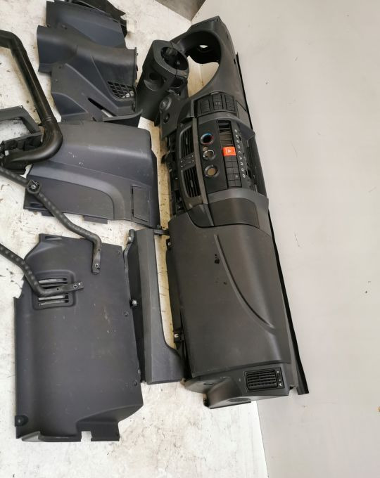 KONSOLA IVECO EUROCARGO EURO6 - لوحة القيادة - شاحنة: صور 4 KONSOLA IVECO EUROCARGO EURO6 - لوحة القيادة - شاحنة: صور 4