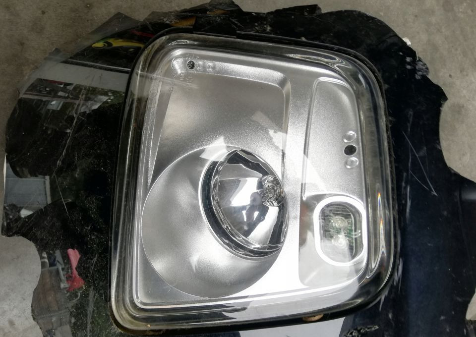 LAMPA HALOGEN VOLVO FH4 FH 4 FM RH ORYGINAŁ - كشافات - شاحنة: صور 1 LAMPA HALOGEN VOLVO FH4 FH 4 FM RH ORYGINAŁ - كشافات - شاحنة: صور 1