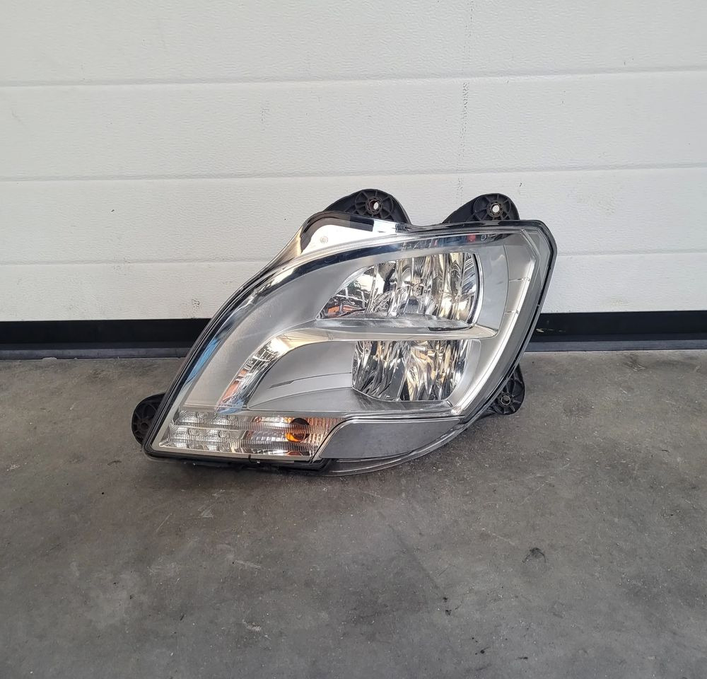 LAMPA LED DAF XF 106 LEWA ORYGINAŁ OM 1857534 CHWALIM116 - أضواء - شاحنة: صور 1 LAMPA LED DAF XF 106 LEWA ORYGINAŁ OM 1857534 CHWALIM116 - أضواء - شاحنة: صور 1