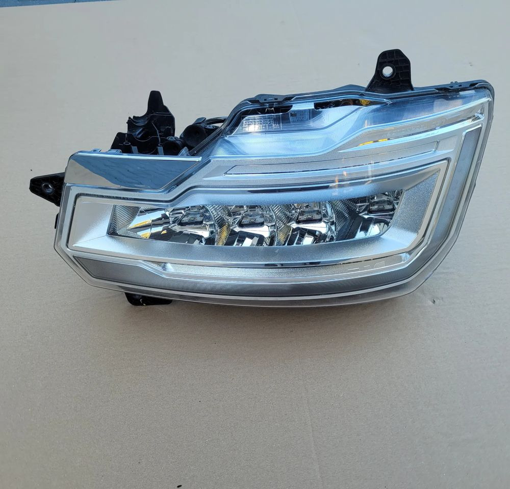 LAMPA LED DAF XF XG ORYGINAŁ 2188985 CHWALIM116 - أضواء - شاحنة: صور 1 LAMPA LED DAF XF XG ORYGINAŁ 2188985 CHWALIM116 - أضواء - شاحنة: صور 1