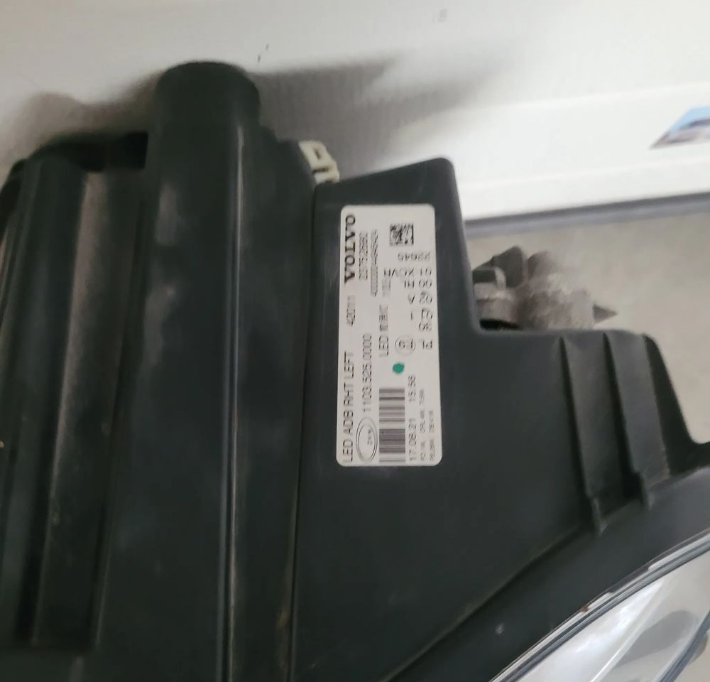 LAMPA LED LH. VOLVO FH5 23752680 ORYGINAŁ CHWALIM116 - أضواء - شاحنة: صور 2 LAMPA LED LH. VOLVO FH5 23752680 ORYGINAŁ CHWALIM116 - أضواء - شاحنة: صور 2