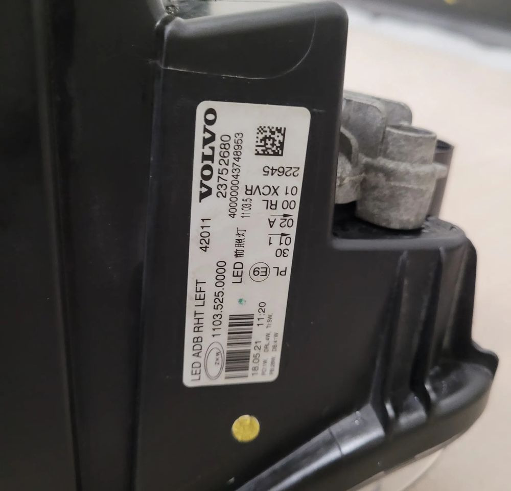 LAMPA LED VOLVO FH5 ORYGINAŁ LH. 23752680 - أضواء - شاحنة: صور 5 LAMPA LED VOLVO FH5 ORYGINAŁ LH. 23752680 - أضواء - شاحنة: صور 5