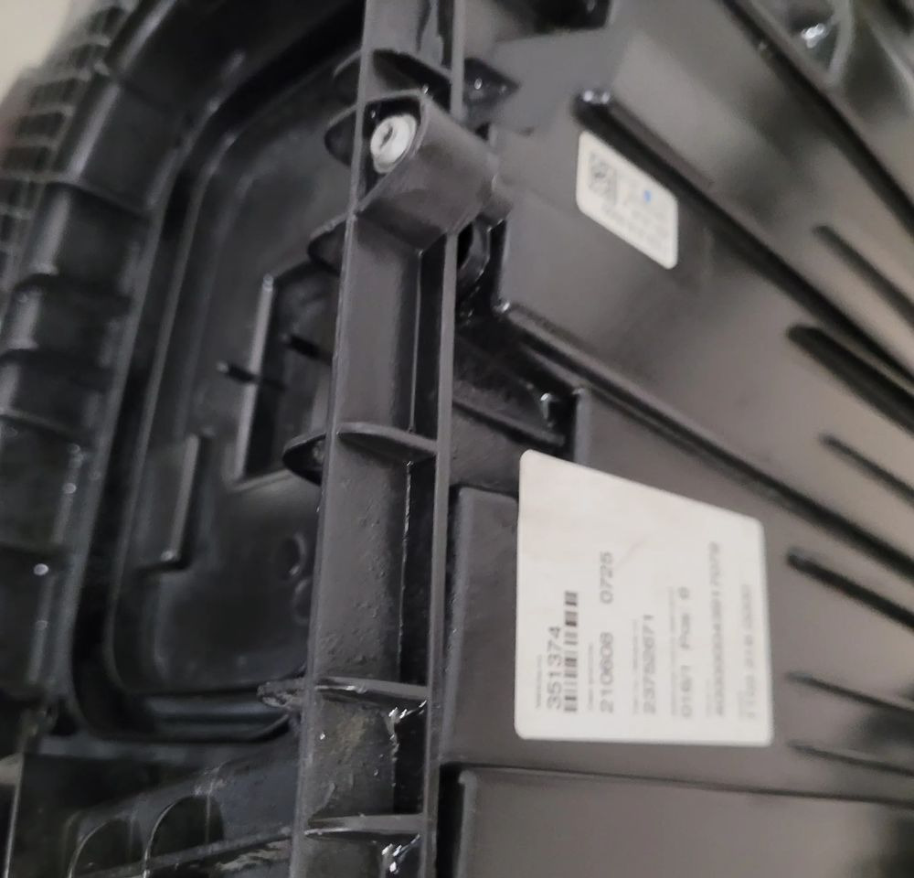 LAMPA LED VOLVO FH5 RH 23752671 ORYGINAŁ - أضواء - شاحنة: صور 5 LAMPA LED VOLVO FH5 RH 23752671 ORYGINAŁ - أضواء - شاحنة: صور 5