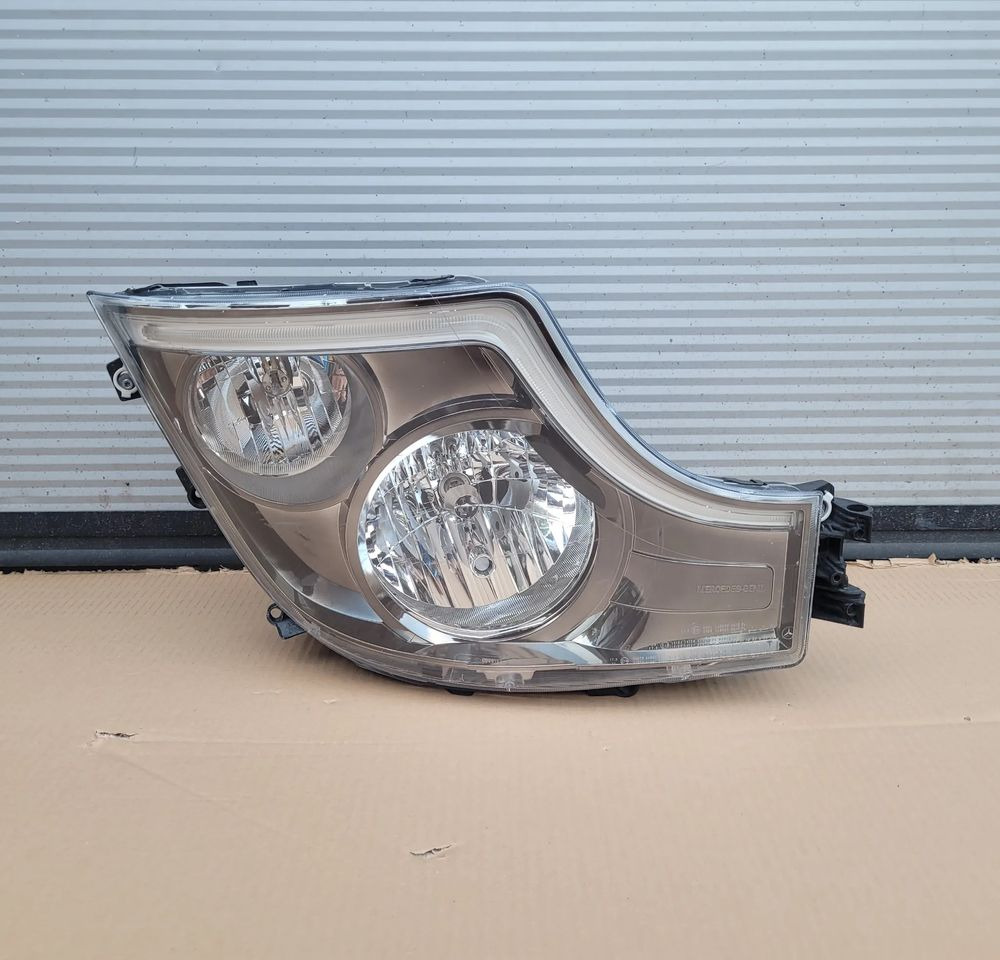 LAMPA PRAWA MERCEDES ACTROS MP5 ORYGINAŁ A9618204139 CHWALIM116 - أضواء - شاحنة: صور 1 LAMPA PRAWA MERCEDES ACTROS MP5 ORYGINAŁ A9618204139 CHWALIM116 - أضواء - شاحنة: صور 1