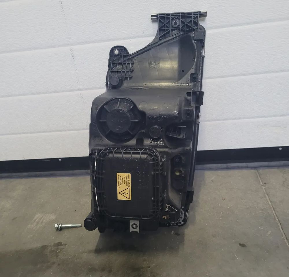 LAMPA XENON MAN TGX LH.81.25101-6515 - أضواء - شاحنة: صور 3 LAMPA XENON MAN TGX LH.81.25101-6515 - أضواء - شاحنة: صور 3