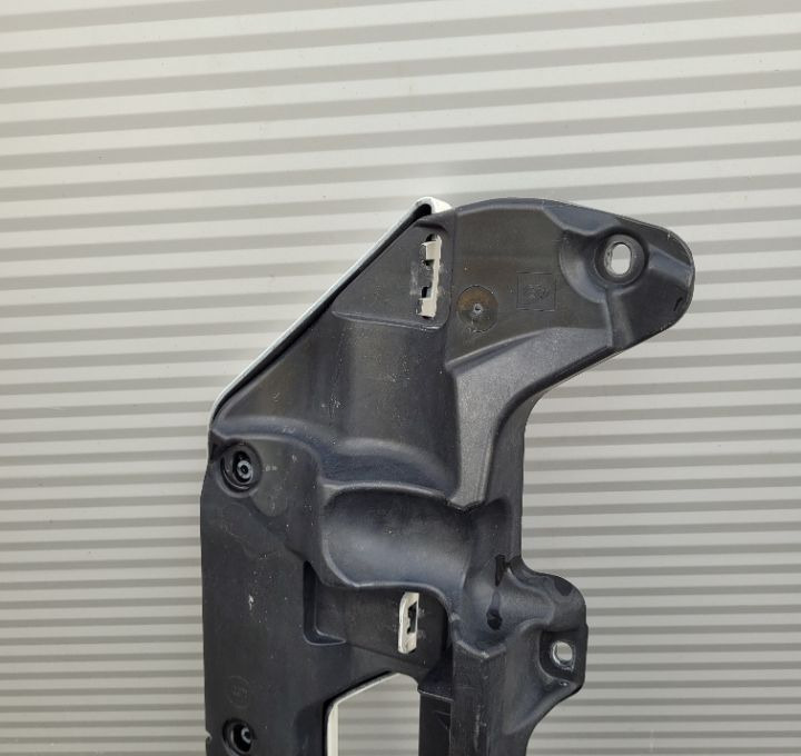 LISTWA GIRILL MAN TGX NM. 81.61140-0053 - جلوپنجره - شاحنة: صور 3 LISTWA GIRILL MAN TGX NM. 81.61140-0053 - جلوپنجره - شاحنة: صور 3