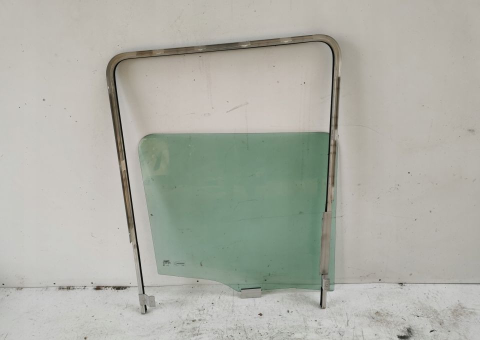 SZYBA RAMKA SCANIA R 1306260 - باب و قطع الغيار - شاحنة: صور 1 SZYBA RAMKA SCANIA R 1306260 - باب و قطع الغيار - شاحنة: صور 1