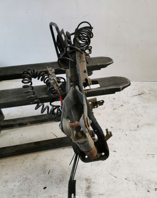 ZAWIESZENIE KABINY TYL MERCEDES ACTROS MP4 - الكابينة تعليق - شاحنة: صور 2 ZAWIESZENIE KABINY TYL MERCEDES ACTROS MP4 - الكابينة تعليق - شاحنة: صور 2