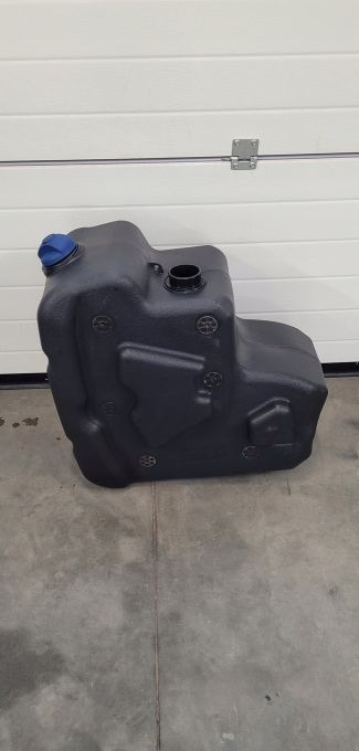 ZBIORNIK AD BLUE VOLVO FH4 21645367 - خزان AdBlue - شاحنة: صور 1 ZBIORNIK AD BLUE VOLVO FH4 21645367 - خزان AdBlue - شاحنة: صور 1