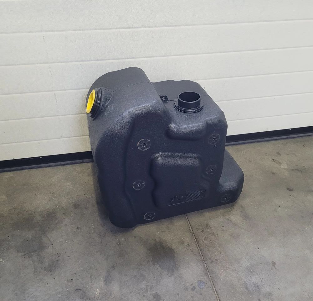 ZBIORNIK AD BULE VOLVO FH4 LOW DECK OM 23251717 CHWALIM116 - خزان AdBlue - شاحنة: صور 1 ZBIORNIK AD BULE VOLVO FH4 LOW DECK OM 23251717 CHWALIM116 - خزان AdBlue - شاحنة: صور 1