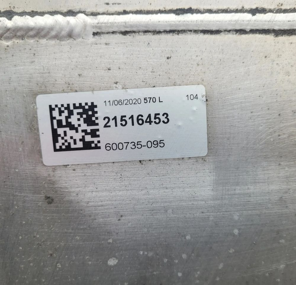 ZBIORNIK PALIWA VOLVO FH4 21516453 570L 140X70X70CM CHWALIM116 - خزان وقود - شاحنة: صور 5 ZBIORNIK PALIWA VOLVO FH4 21516453 570L 140X70X70CM CHWALIM116 - خزان وقود - شاحنة: صور 5