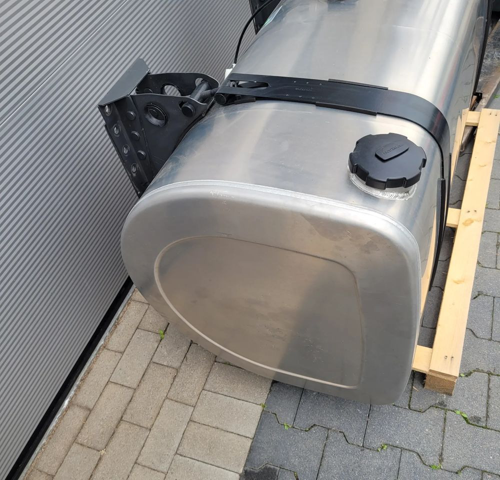ZBIORNIK PALIWA VOLVO FH4 FH5 GAMA 140X70X70CM 21516453 570L CHWALIM116 - خزان وقود - شاحنة: صور 2 ZBIORNIK PALIWA VOLVO FH4 FH5 GAMA 140X70X70CM 21516453 570L CHWALIM116 - خزان وقود - شاحنة: صور 2