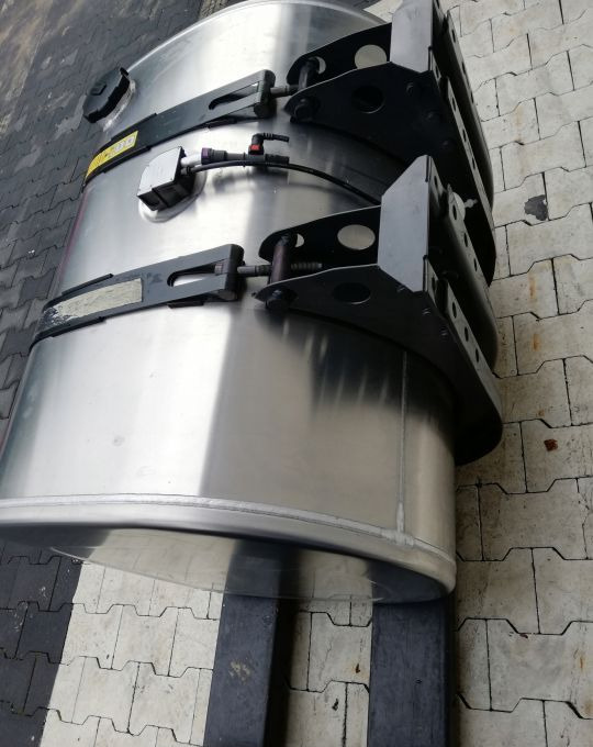 ZBIORNIK PALIWA VOLVO FH4 GAMA RANGE T 365L - خزان وقود - شاحنة: صور 2 ZBIORNIK PALIWA VOLVO FH4 GAMA RANGE T 365L - خزان وقود - شاحنة: صور 2