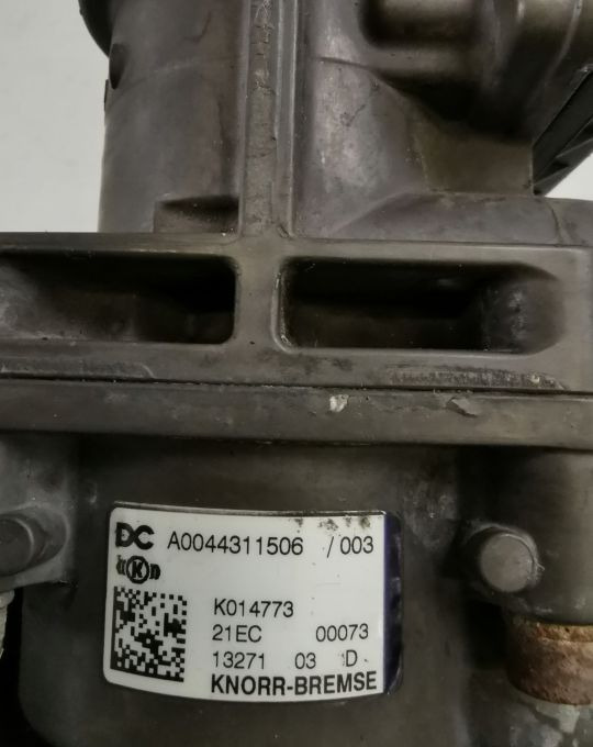 Zawór GŁÓWNY HAMULCA ACTROS MP4 A0044311506 KNOR - صمام الفرامل - شاحنة: صور 2 Zawór GŁÓWNY HAMULCA ACTROS MP4 A0044311506 KNOR - صمام الفرامل - شاحنة: صور 2