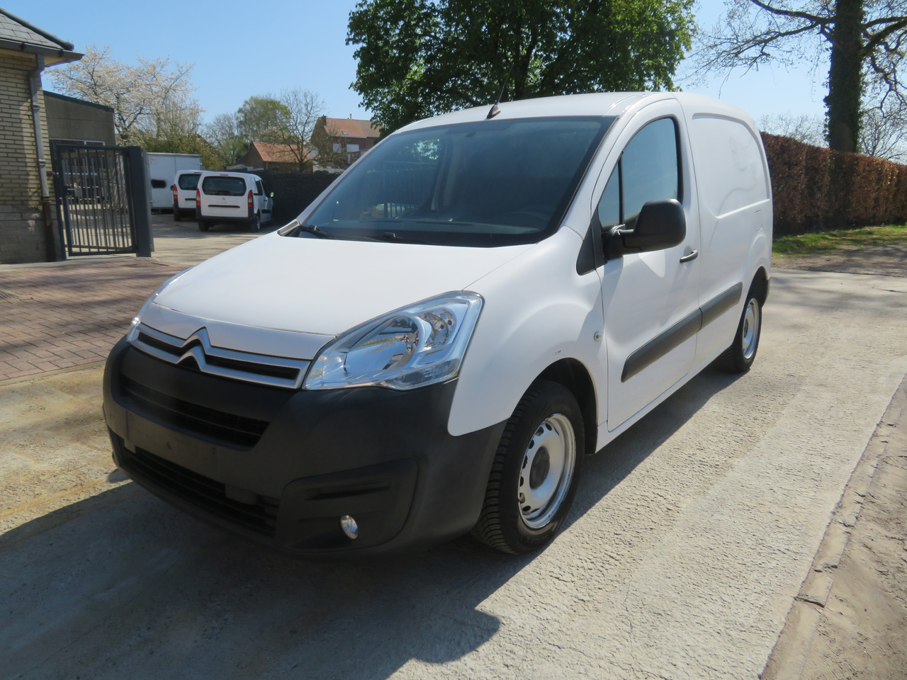 CITROËN Berlingo 1.6 BlueHDi CLUB - فان: صور 3 CITROËN Berlingo 1.6 BlueHDi CLUB - فان: صور 3