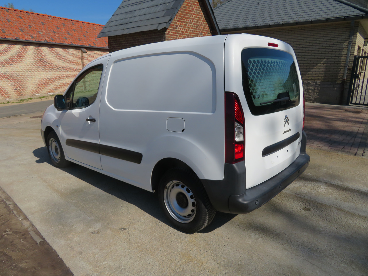 CITROËN Berlingo 1.6 BlueHDi CLUB - فان: صور 5 CITROËN Berlingo 1.6 BlueHDi CLUB - فان: صور 5