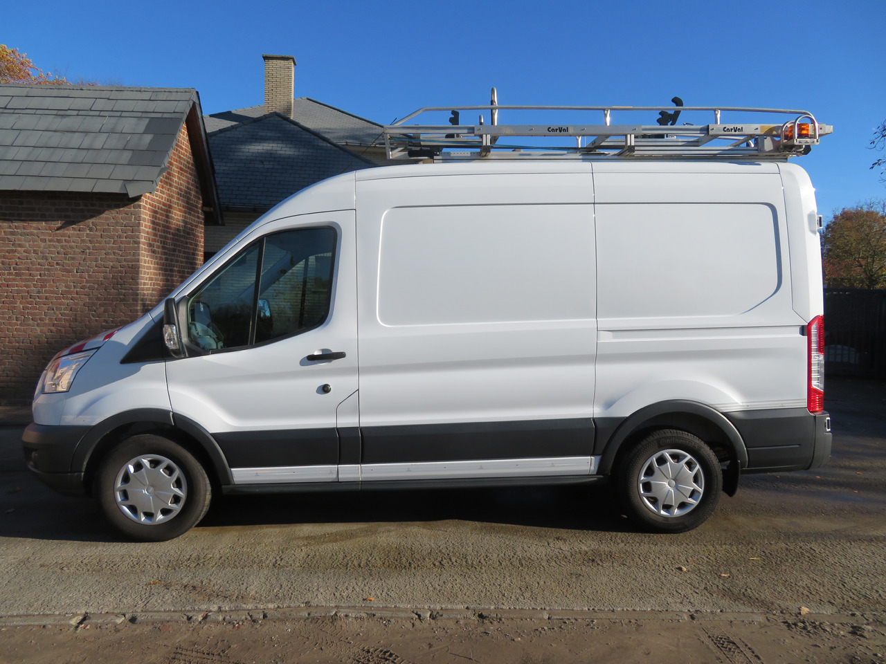 Ford Transit 2.0TDCi L2H2 - فان: صور 4 Ford Transit 2.0TDCi L2H2 - فان: صور 4