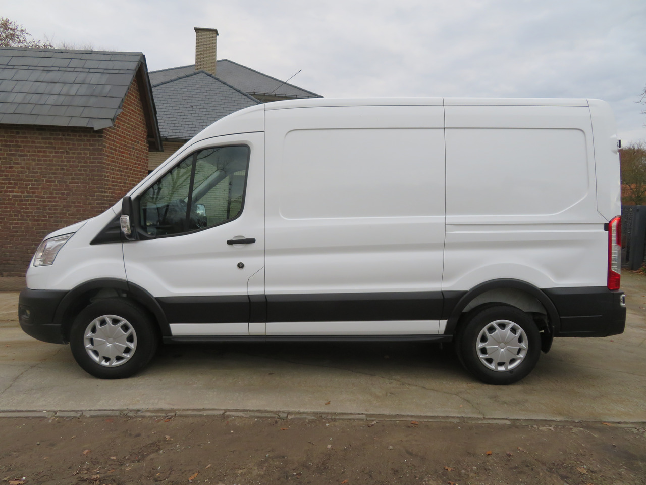 Ford Transit 2.0TDCi TREND - L2H2 - فان: صور 4 Ford Transit 2.0TDCi TREND - L2H2 - فان: صور 4