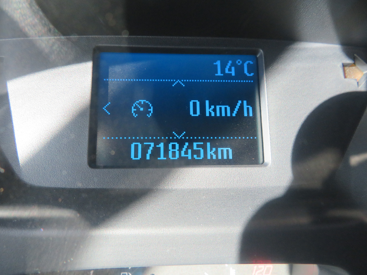 فان المدمجة Ford Transit Custom 2.0tdci: صور 18 فان المدمجة Ford Transit Custom 2.0tdci: صور 18