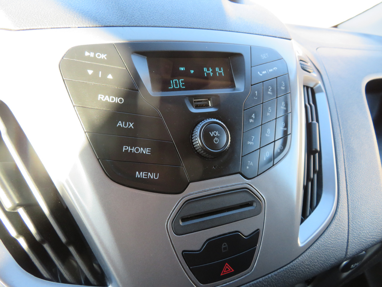 فان المدمجة Ford Transit Custom 2.0tdci: صور 15 فان المدمجة Ford Transit Custom 2.0tdci: صور 15