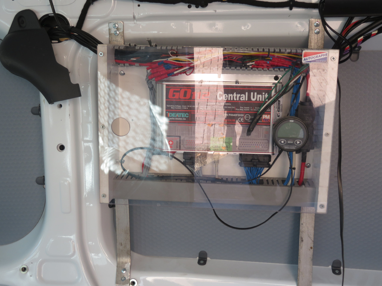 فان المدمجة Ford Transit Custom 2.0tdci: صور 11 فان المدمجة Ford Transit Custom 2.0tdci: صور 11