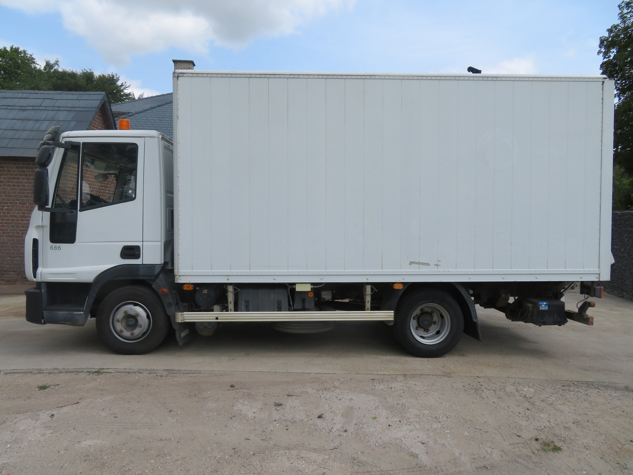 Iveco Eurocargo ML100E18 - بصندوق مغلق شاحنة: صور 4 Iveco Eurocargo ML100E18 - بصندوق مغلق شاحنة: صور 4
