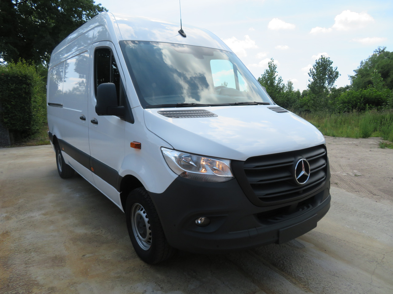 MERCEDES-BENZ Sprinter 317cdi - A2H2 - الشاحنات الصغيرة: صور 1 MERCEDES-BENZ Sprinter 317cdi - A2H2 - الشاحنات الصغيرة: صور 1