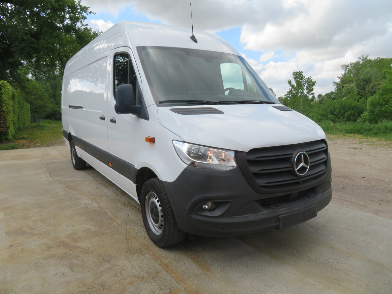 MERCEDES-BENZ Sprinter 317cdi - A3H2 - فان: صور 1 MERCEDES-BENZ Sprinter 317cdi - A3H2 - فان: صور 1