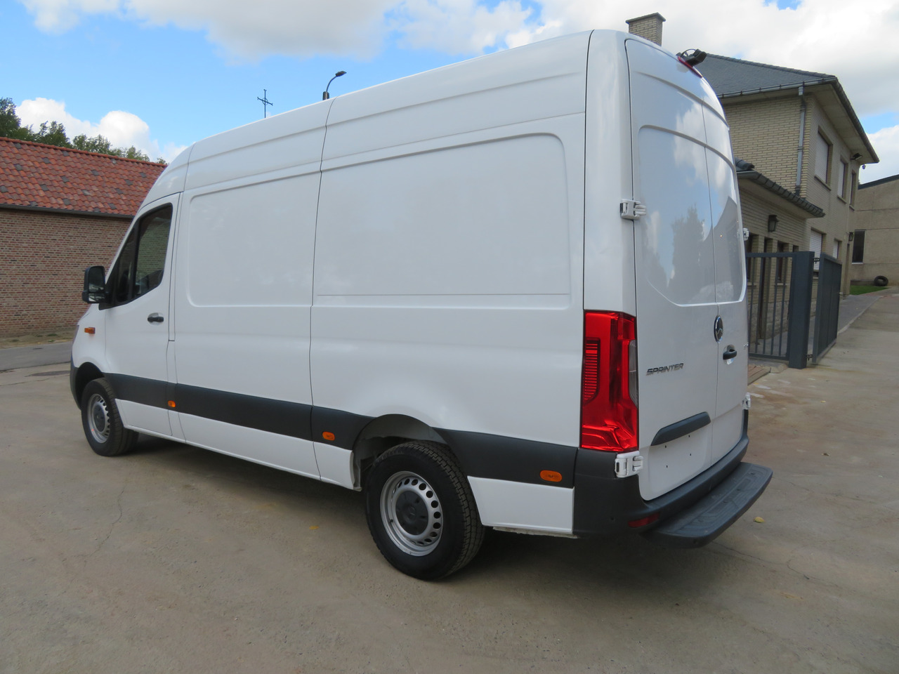 Mercedes-Benz Sprinter 317cdi - A2H2 - الشاحنات الصغيرة: صور 5 Mercedes-Benz Sprinter 317cdi - A2H2 - الشاحنات الصغيرة: صور 5
