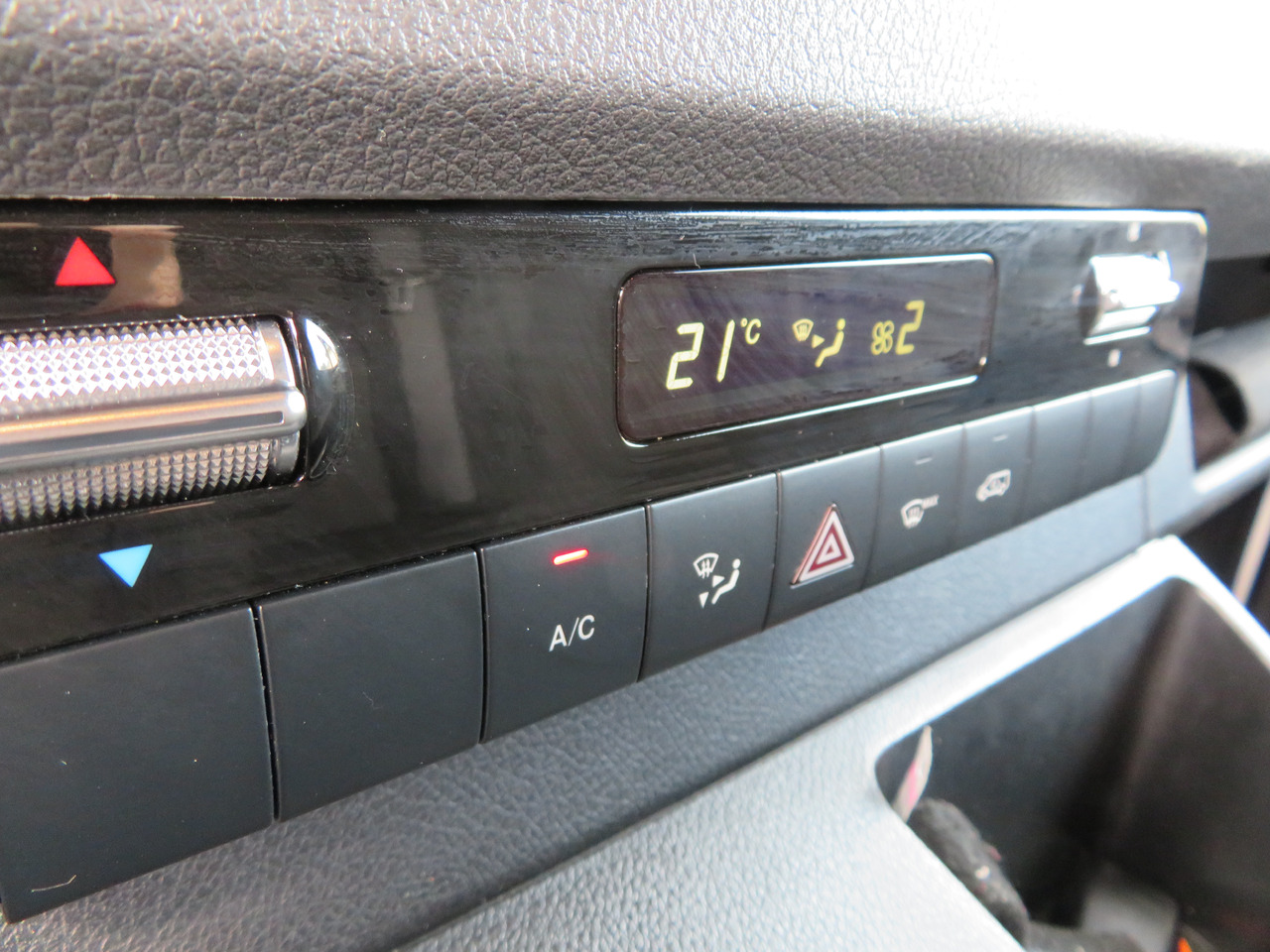 فان جديد Mercedes-Benz Sprinter 317cdi - A3H2: صور 13 فان جديد Mercedes-Benz Sprinter 317cdi - A3H2: صور 13