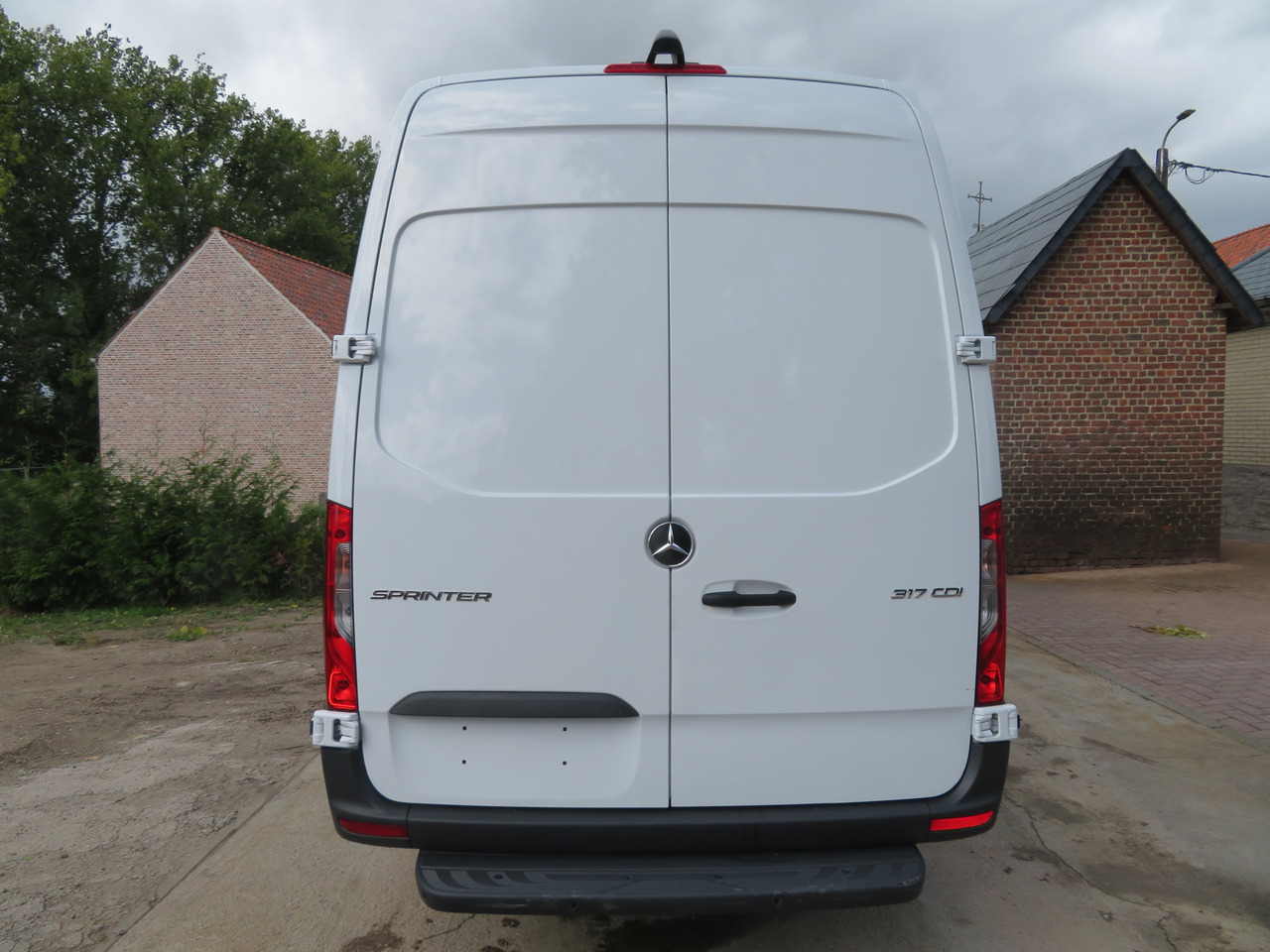 فان جديد Mercedes-Benz Sprinter 317cdi - A3H2: صور 6 فان جديد Mercedes-Benz Sprinter 317cdi - A3H2: صور 6