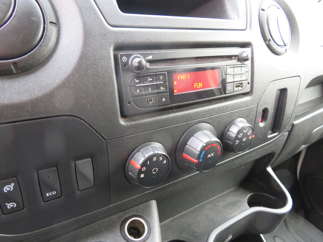 تأجير Opel Movano 2.3 CDTI - L3H2 Opel Movano 2.3 CDTI - L3H2: صور 12 تأجير Opel Movano 2.3 CDTI - L3H2 Opel Movano 2.3 CDTI - L3H2: صور 12